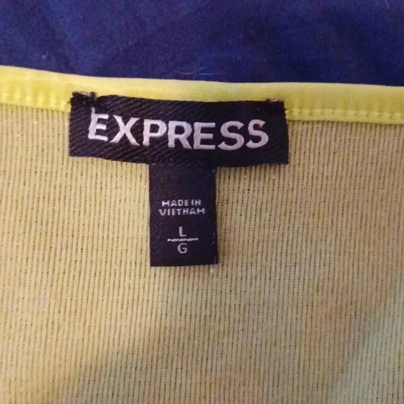 💙🌺Sparkly yellow-green top - Picture 7 of 8